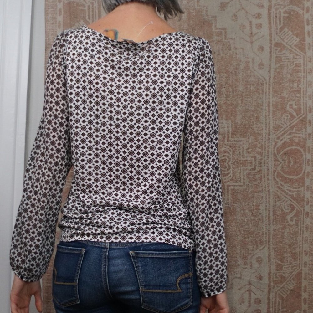 ⭐LOFT patterned blouse - Picture 5 of 6